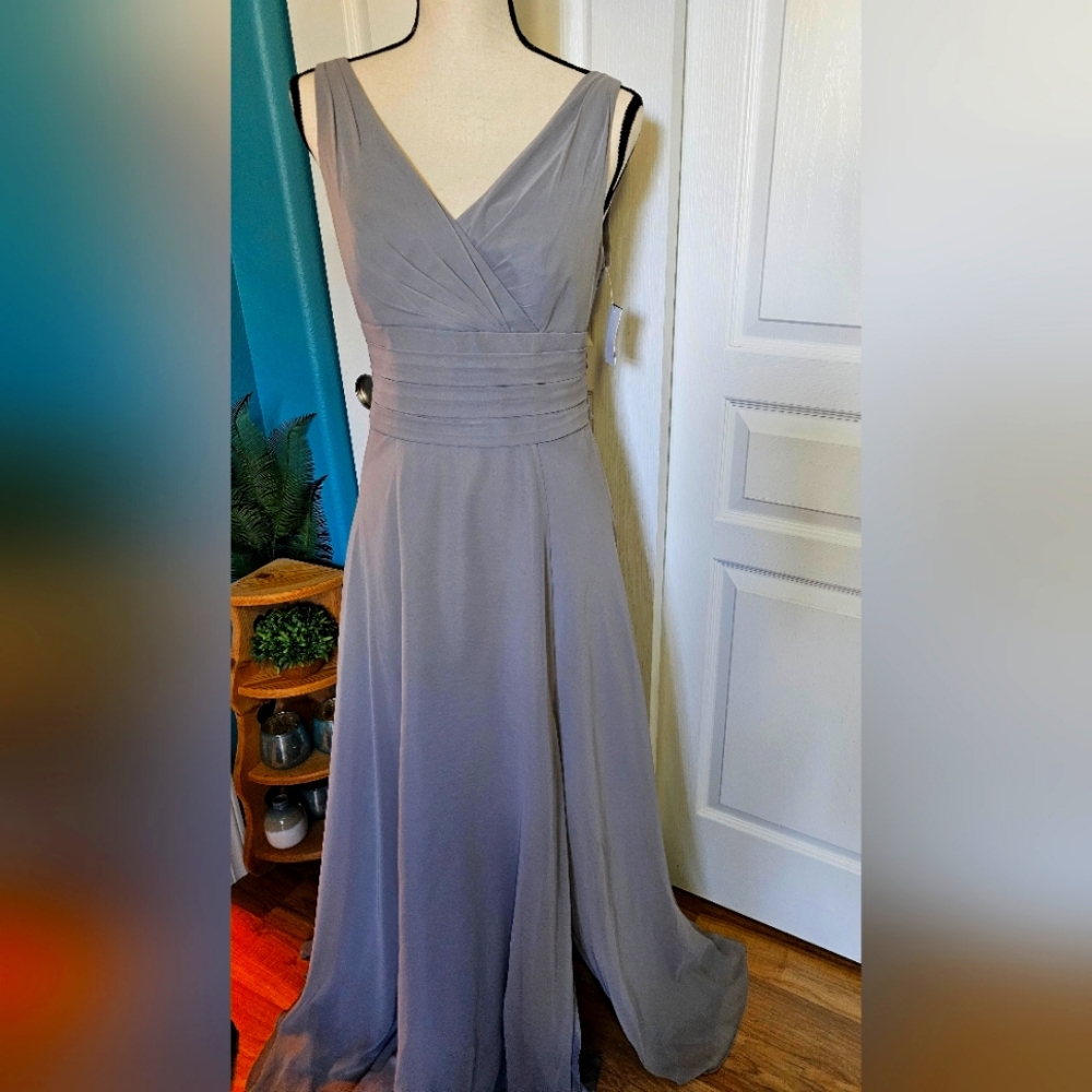 NWT Bridal dress Size 6 Color Mercury